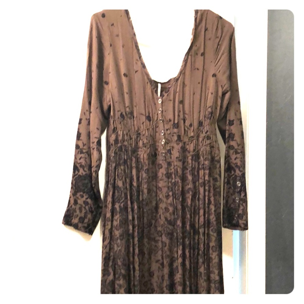 Beautiful floral free people dress.